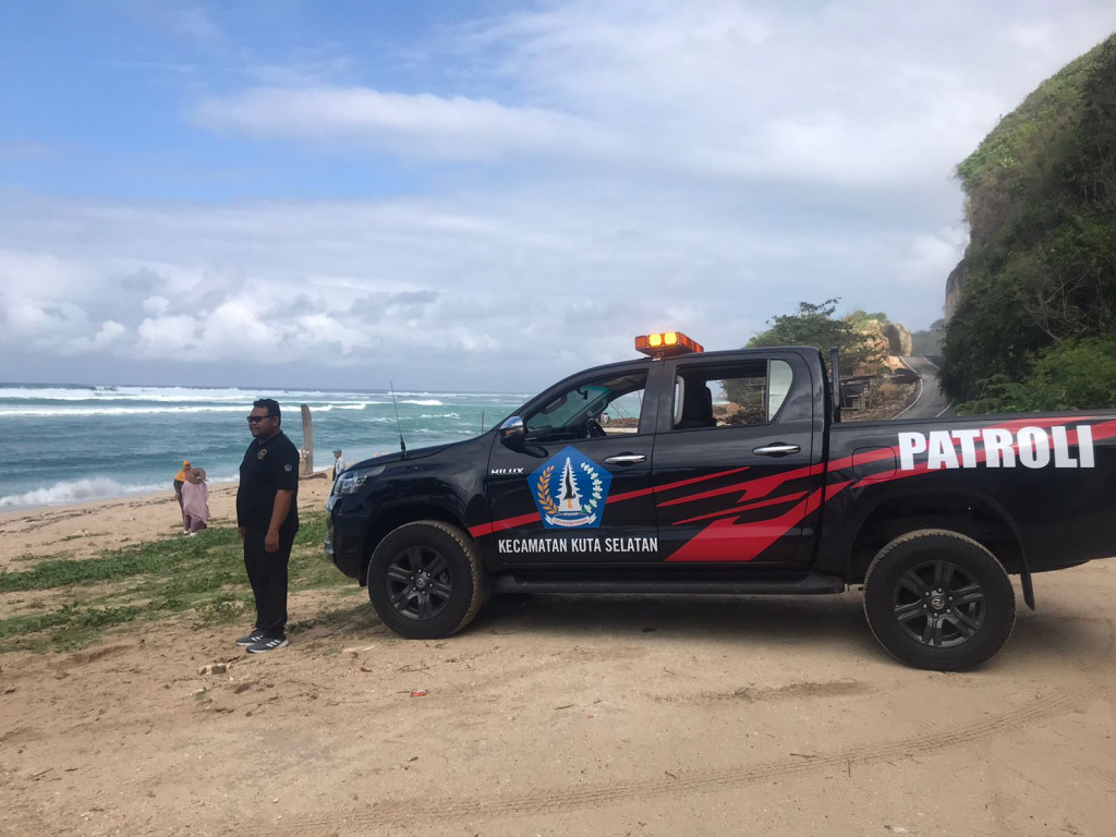 Trantib Kecamatan Kuta Selatan Melakukan Patroli Wilayah di Desa Kutuh